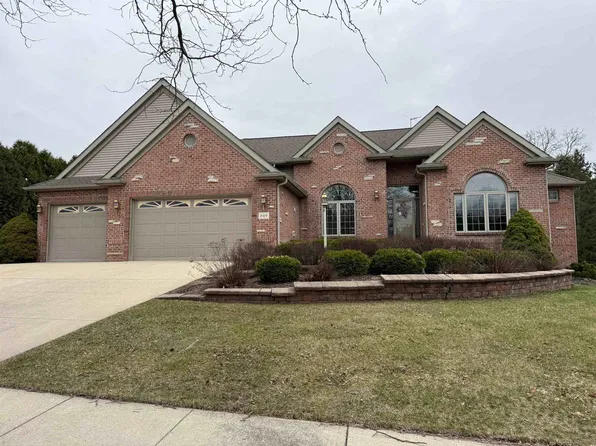 649 Roxbury Rd, Rockford, IL 61107