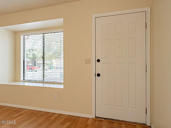 5th image of 2800 W Redmond Dr