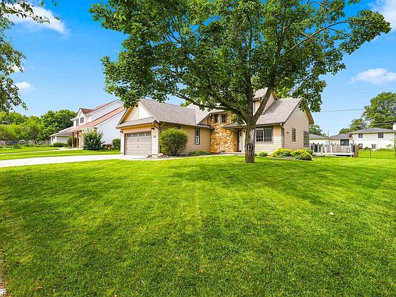 4th image of 806 SE Richland Cir