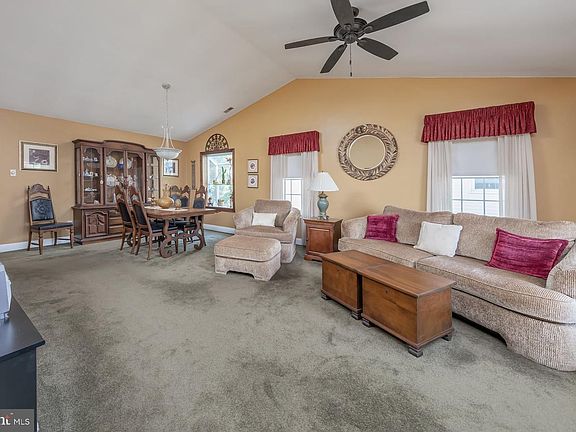 3rd image of 333 Trinidad Blvd