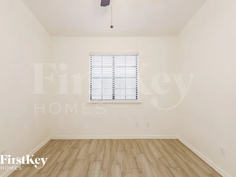 1622 E Villa Theresa Dr — Photo 15