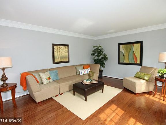 3rd image of 9620 Ceralene Dr