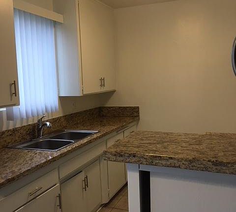 3rd image of 10850 Kling St APT 1