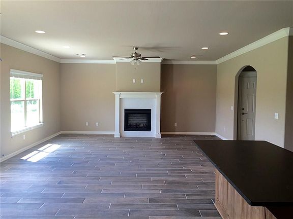 2nd image of 4131 N Rolling Meadows Dr