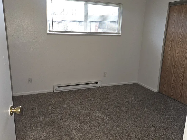 Country Lane Apartments — Photo 25