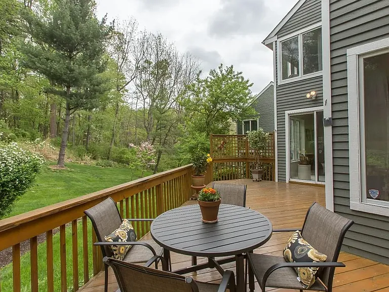 13 Horseshoe Ln — Photo 3