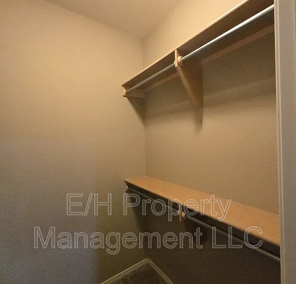 2146 N Woodlawn Blvd — Photo 25