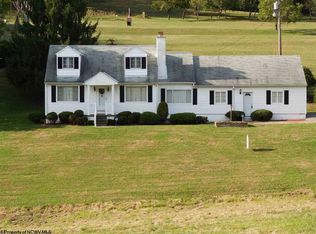 5896 Beverly Pike, Grafton, WV 26354