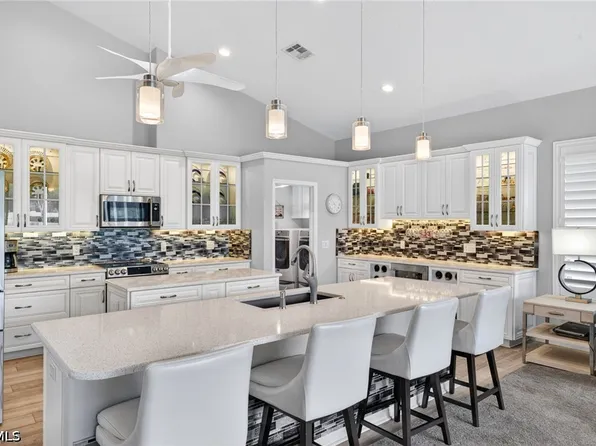 9512 Mariners Cove Ln, Fort Myers, FL 33919