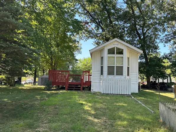 9-49 Woodhaven Lakes, Sublette, IL 61367