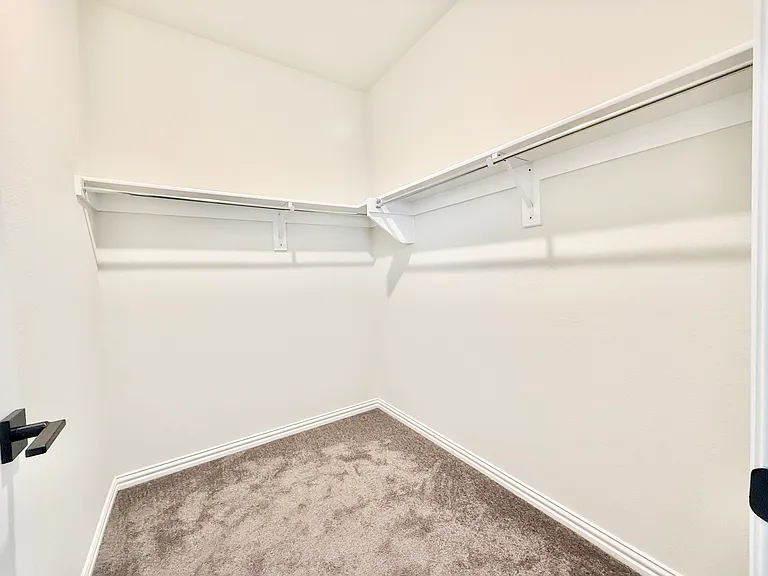 Walk-in-closet of Bedroom #2