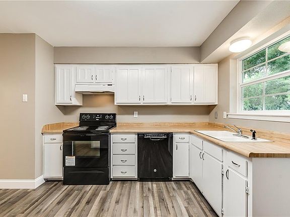 5th image of 313 Hillhaven Dr
