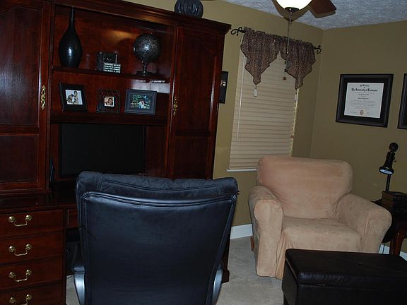 5th image of 505 Deer Foot Ct