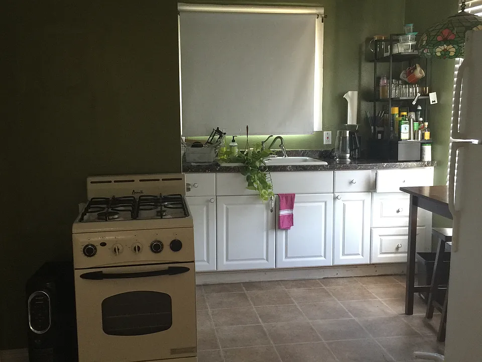 527 Sloat St #1