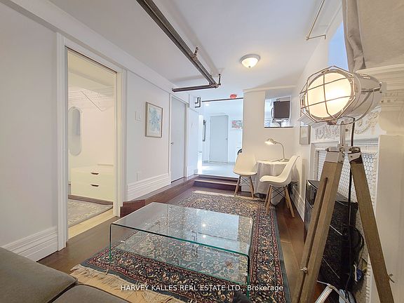 3rd image of 27 Hiawatha Rd #5