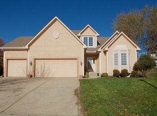 2504 SW Blazing Star Pl, Lees Summit, MO 64081