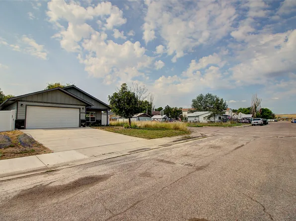 211 10th Ave W, Polson, MT 59860
