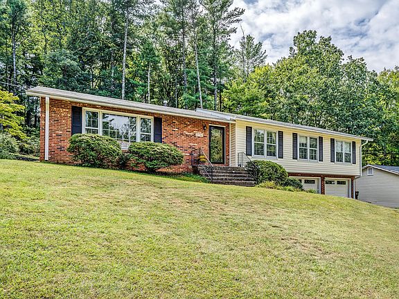 3rd image of 2736 Mallard Dr