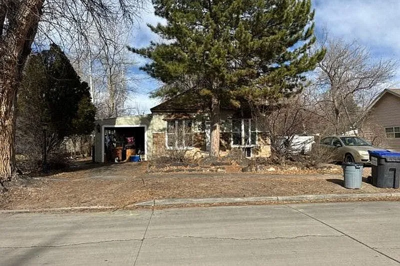 1015 Whipple Ave photo 1