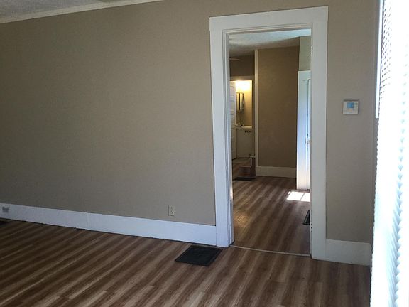 4th image of 475 2nd St NE