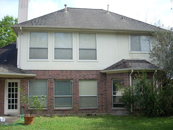 4th image of 1403 Piney Woods Dr