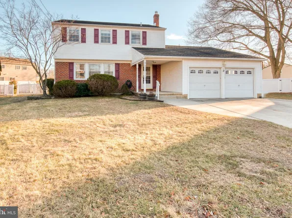 5 Brae Ln, Cherry Hill, NJ 08003