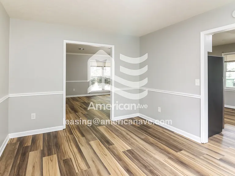 1179100_003_dining_room_4.jpg