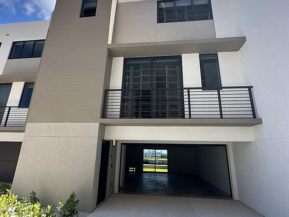 2nd image of 11470 N Bayshore Dr #C2