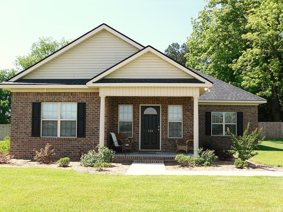 House (3 Bed/Bath)