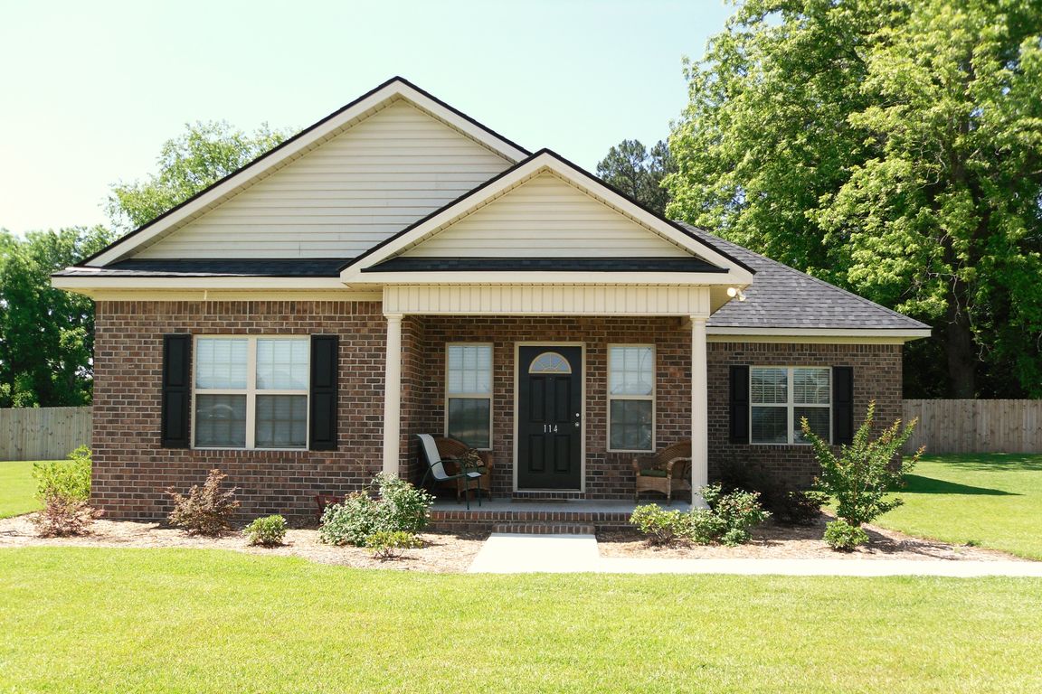 House (3 Bed/Bath)