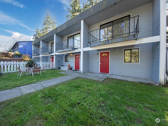 2nd image of 5332 188th st SW