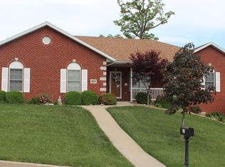 618 Natchez Trace Dr, Jefferson City, MO 65109