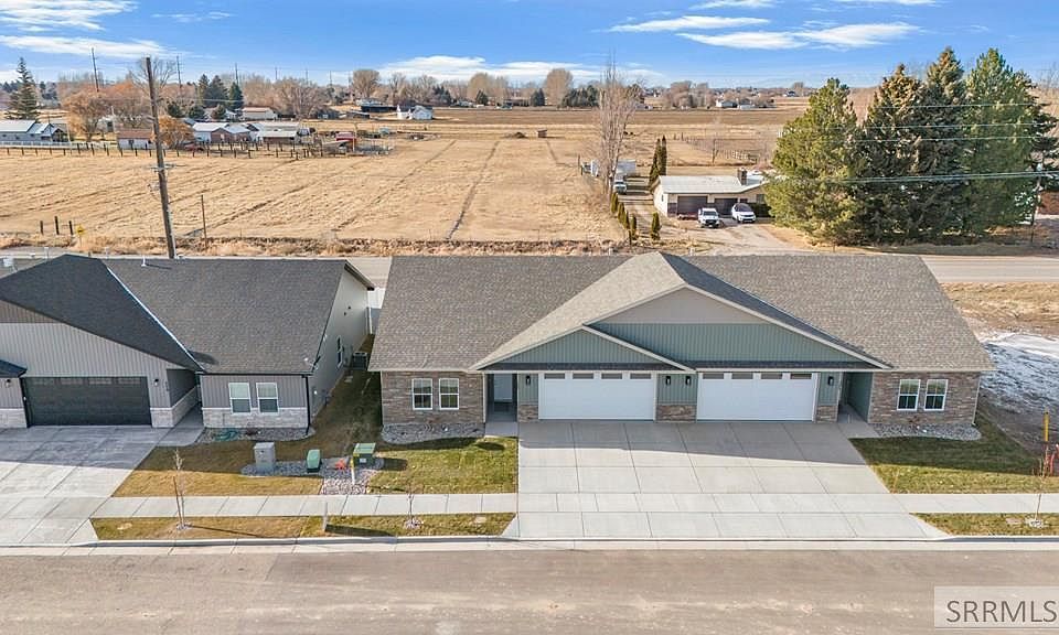 1st image of 789 Lindey Ln