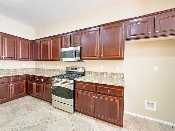 5th image of 10009 Vale Royale Dr