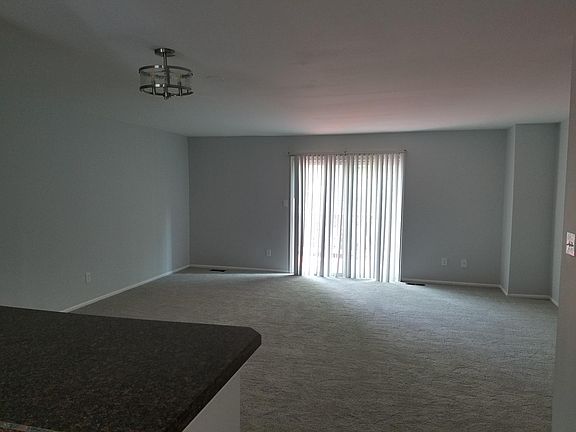 5th image of 28 Silverton Ct