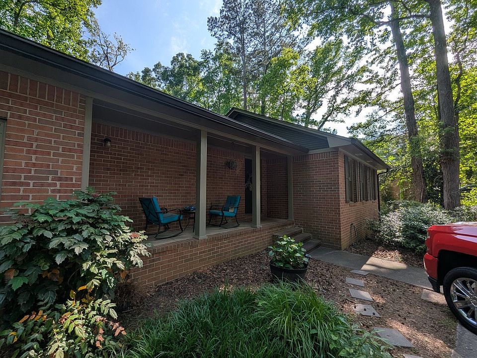 1st image of 110 Riverdale Dr