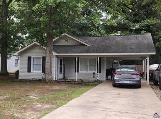 305 Woodland Dr, Byron, GA 31008