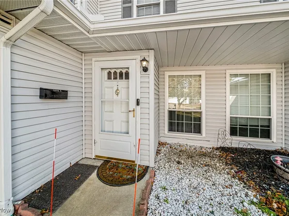 6896 Stratford Cir APT B, Mentor, OH 44060