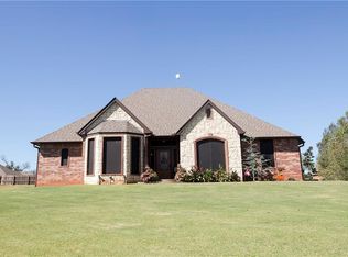 801 Chickasaw Springs Dr, Tuttle, OK 73089