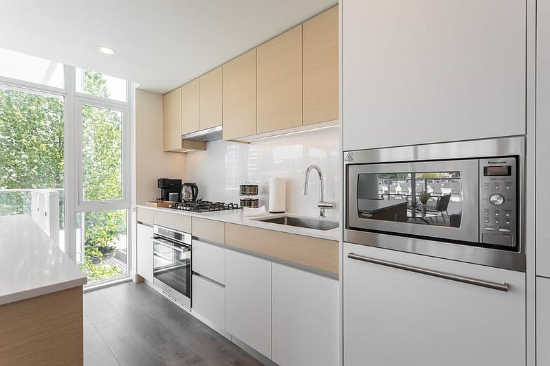 West Vancouver Apartment for rent - 2 Bedrooms — photo 4