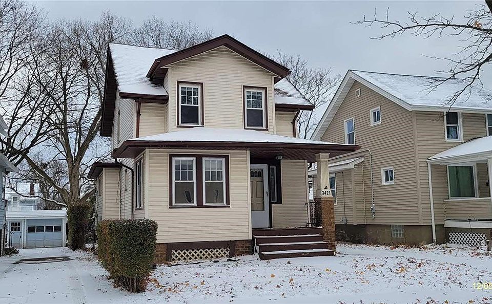 1st image of 3421 W 136th St