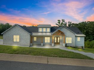 8560 Rapid Water Dr, Sherwood, AR 72120