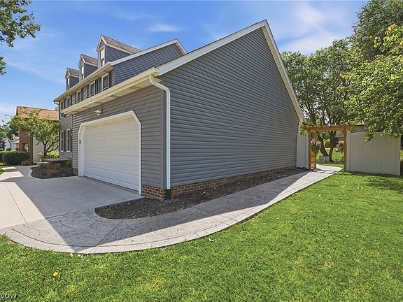 5th image of 6093 Anchorport Cir NW