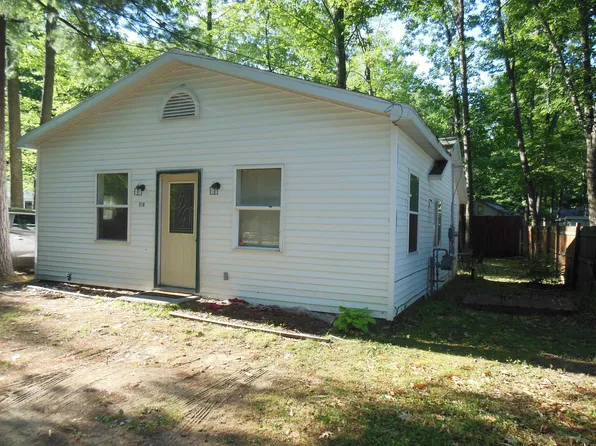 518 Ithaca St, Harrison, MI 48625