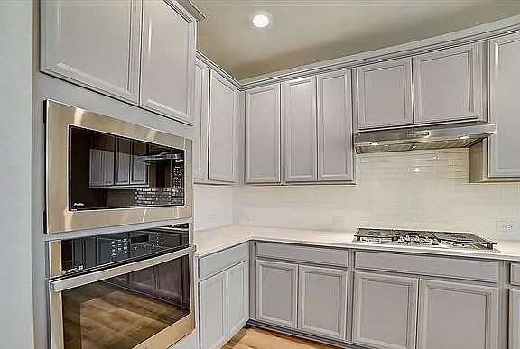 4th image of 387 Borchers Blvd