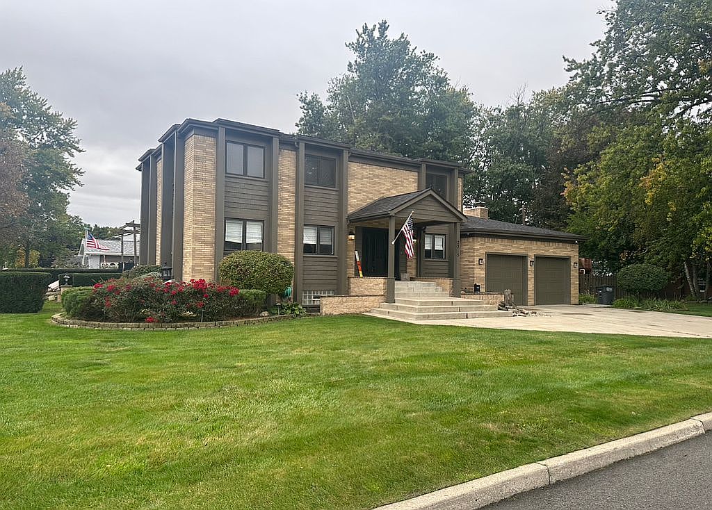 2315 Shoreland Ave, Toledo, OH 43611 | Zillow