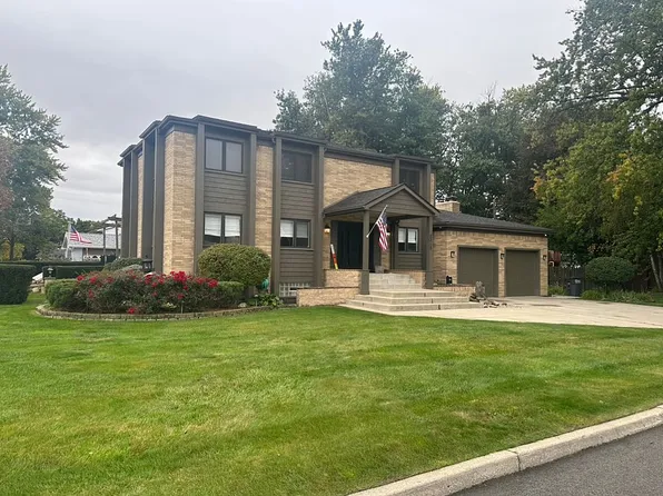 2315 Shoreland Ave, Toledo, OH 43611