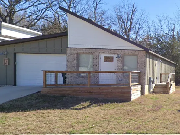 160 S Woodsprings Dr, Fayetteville, AR 72701