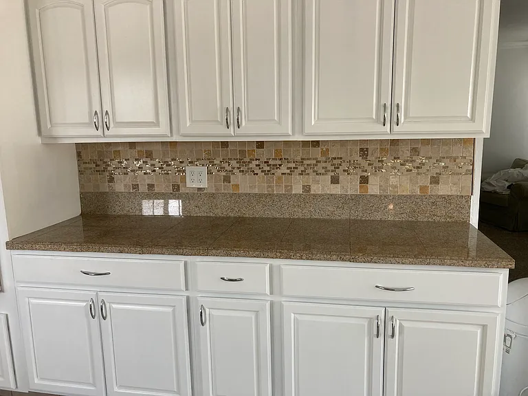 6811 Oxford Dr — Photo 22