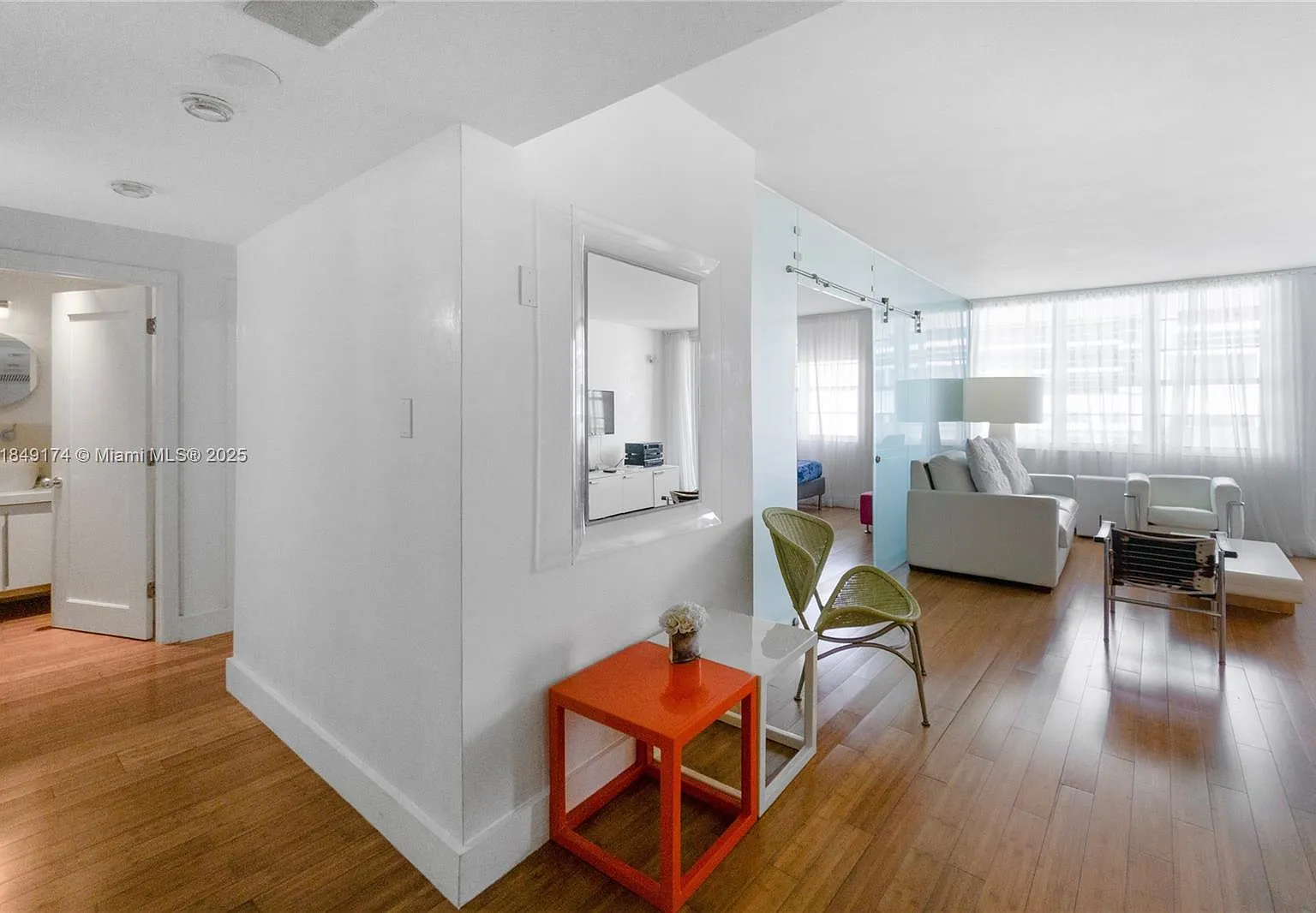 The Decoplage Condo — Photo 4